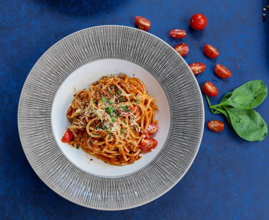 Spaghetti with garlic, olive oil and cherry tomatoes